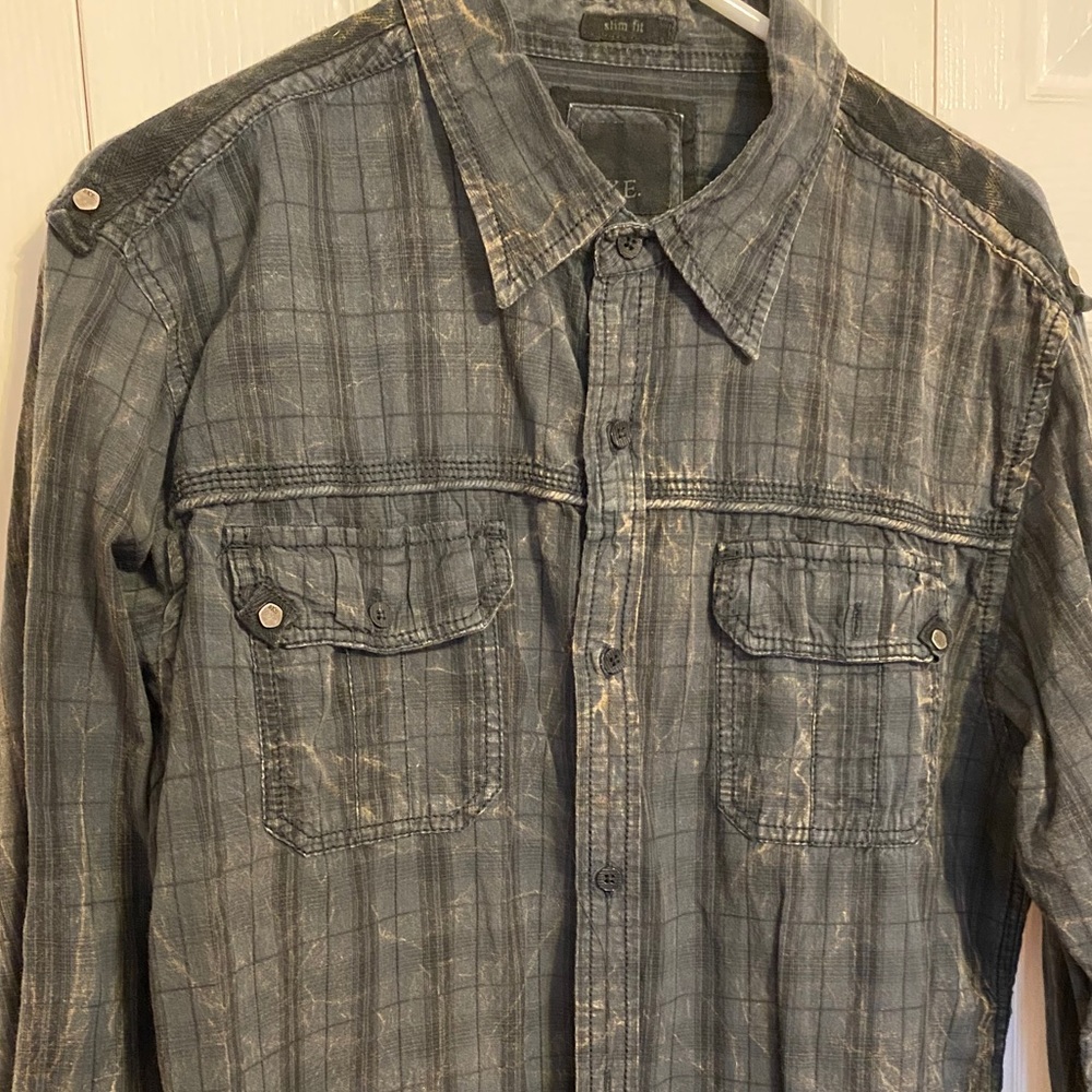 Buckle long sleeve shirt